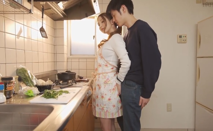 Em gái xinh đẹp vú to địt địt luôn hai anh em